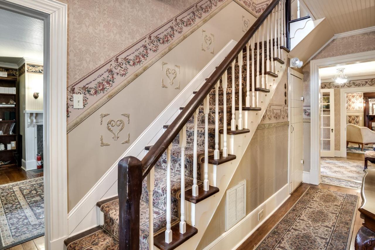 Mcternan Manor Apartment Франклин Екстериор снимка